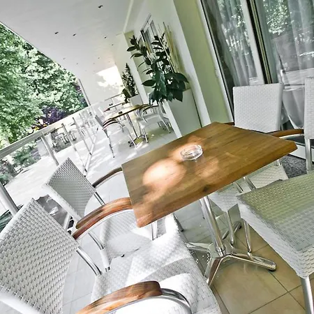 California Pastry Hotel 3*