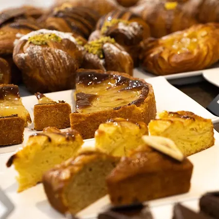 Hotel California Pastry 3*